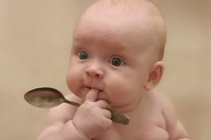 cosa mangiare durante l'allattamento, come svezzare il bambino... lo spiega la nutrizionista